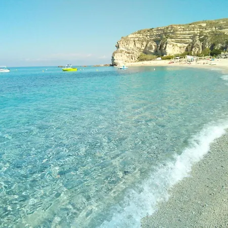 Pleasant Holiday In With Sea Beach Nearby Ferienhaus Tropea